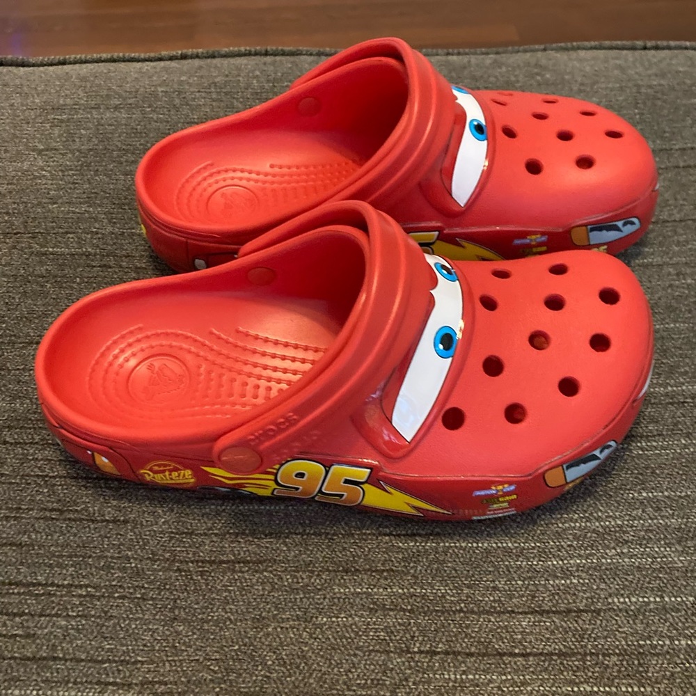 Crocs ADULT Lightning McQueen light up clogs - Picture 3 of 4